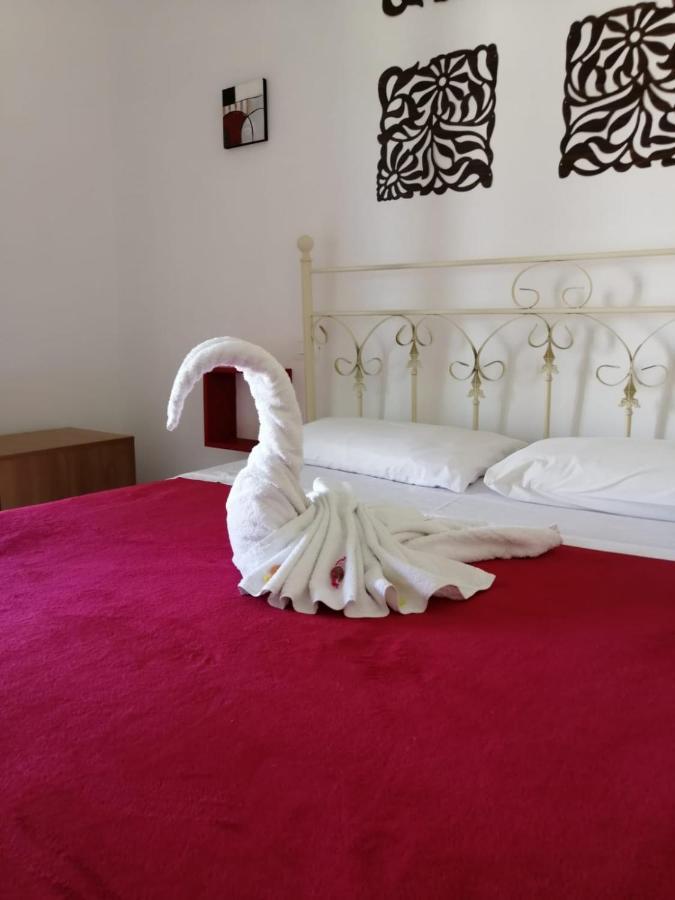 Brigida'S Apartments Ipsos Ngoại thất bức ảnh